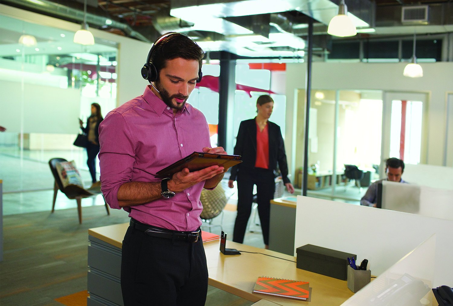 Plantronics Voyager Focus UC B825 incl. Charging Stand