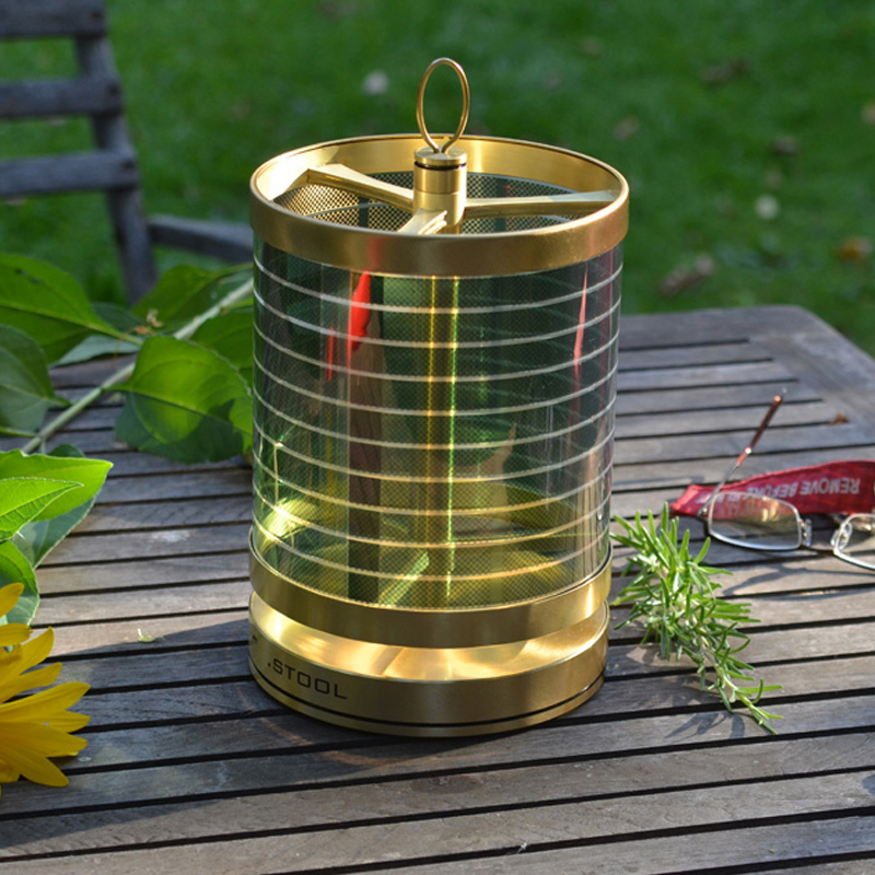 STOOL +SOL Tischleuchte kompakt Messing Solarleuchte Gartenleuchte Gartenlicht