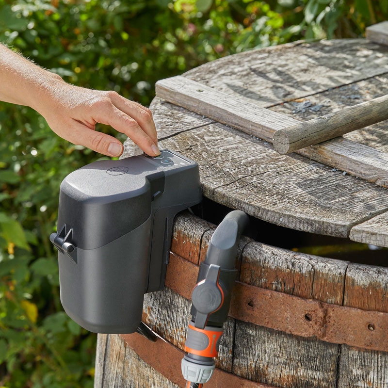 GARDENA 14602-66 Akku-Regenfasspumpe 2000/2 18V P4A solo