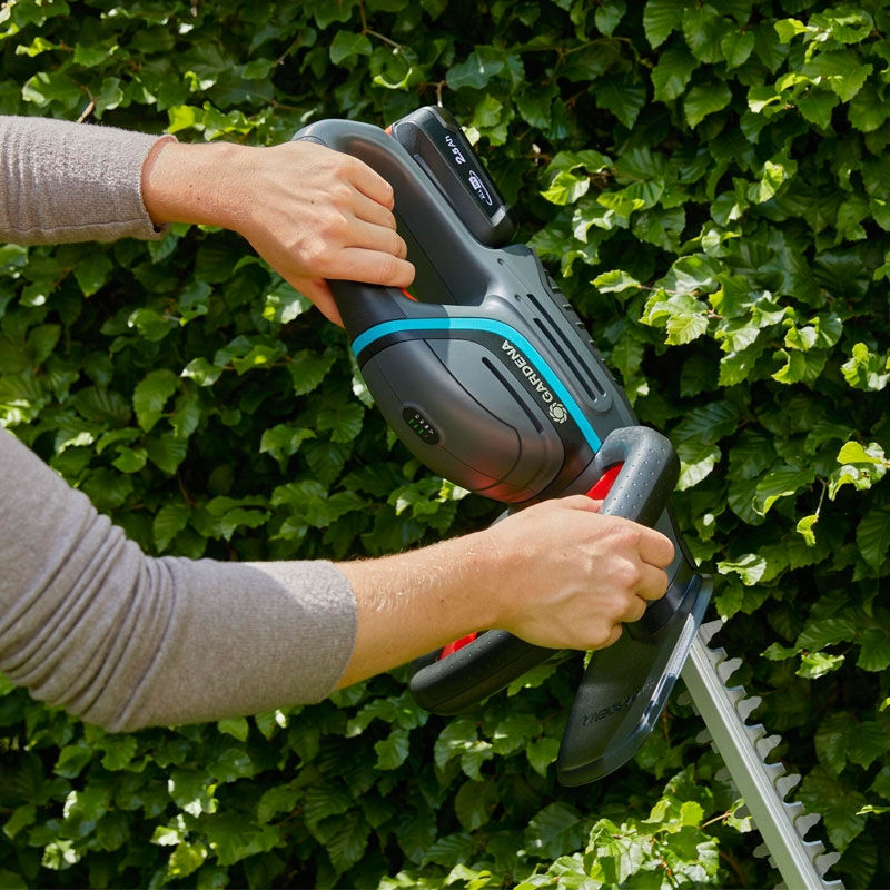 GARDENA 14730-55 Akku-Heckenschere ComfortCut 50/18V-P4A solo