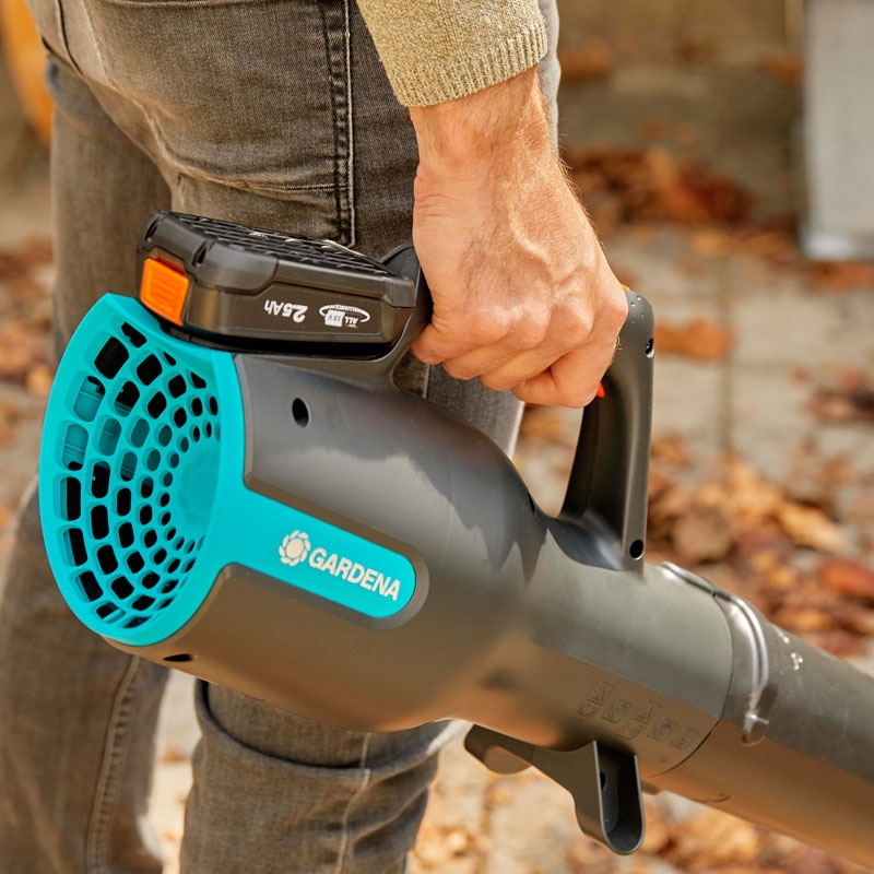 GARDENA 14890-20 Akku-Gartensauger/-Bläser PowerJet 18V P4A Ready-To-Use Set