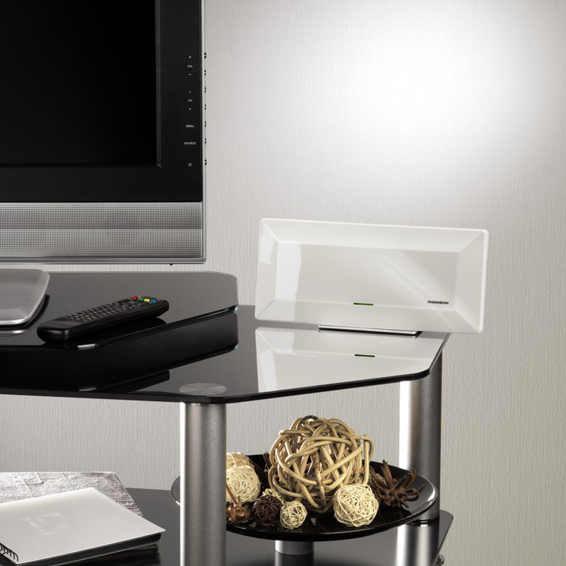 Thomson ANT1415 HD-Zimmerantenne für TV/Radio, DVB-T7T2, flach, aktiv, 44dB