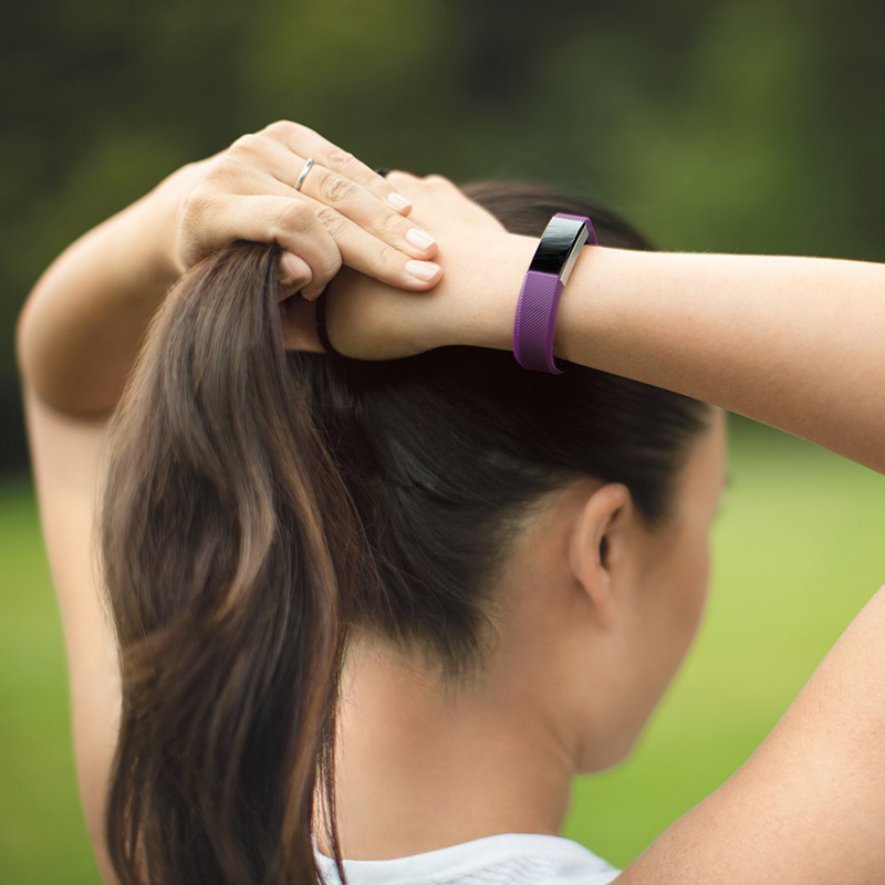 Fitbit Fitness Armband Alta Gr. S pflaume