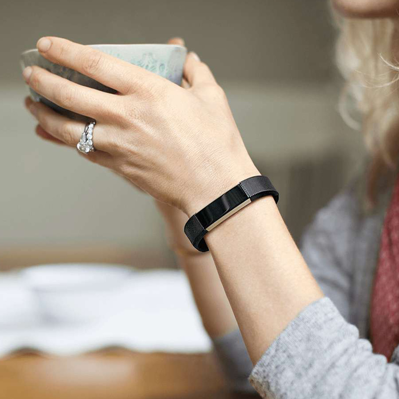 Fitbit Fitness Armband Alta Gr. S schwarz