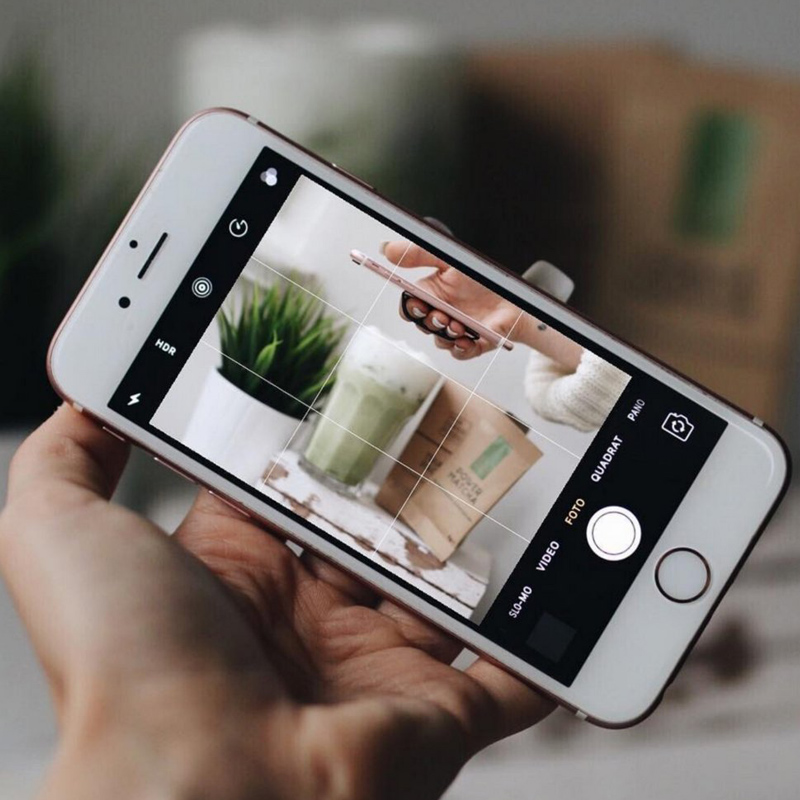 Happy Strappy Smartphone Fingerhalter gold