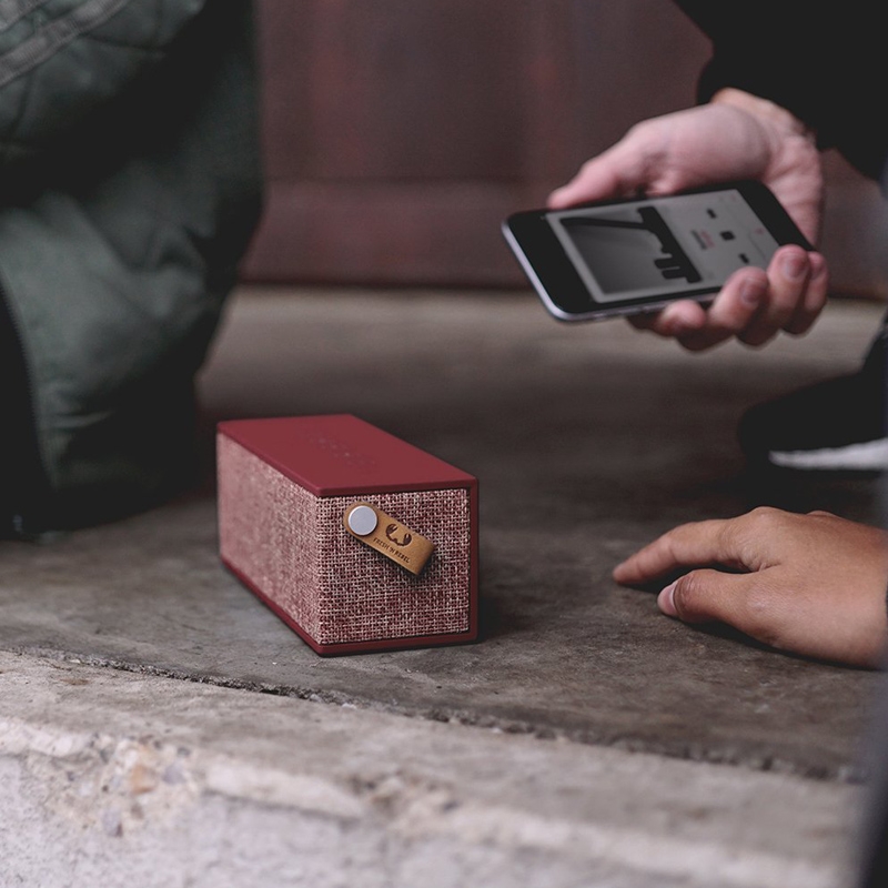 Fresh 'n Rebel Rockbox Brick Bluetooth Lautsprecher Ruby