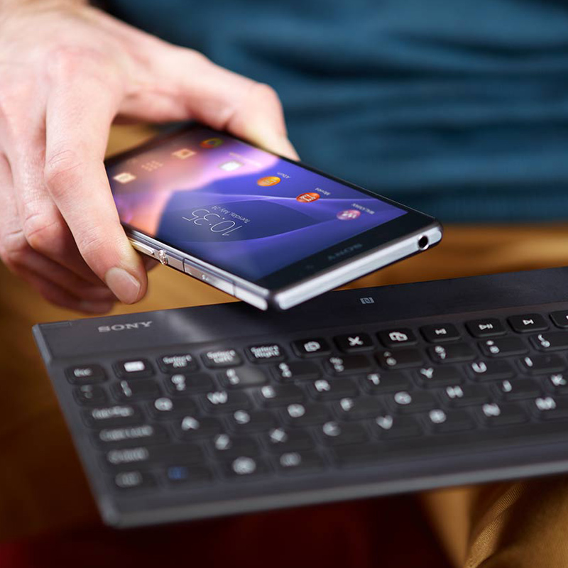 Sony BKB10 Bluetooth Tastatur mit Touchpad schwarz