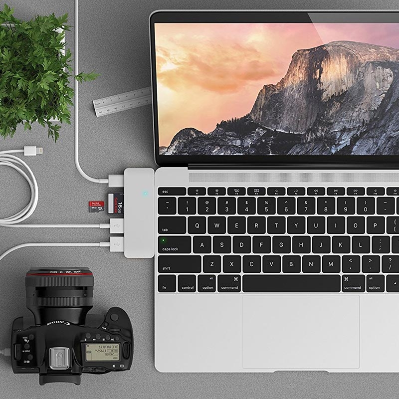 Satechi Type-C USB Passthrough Hub Silber