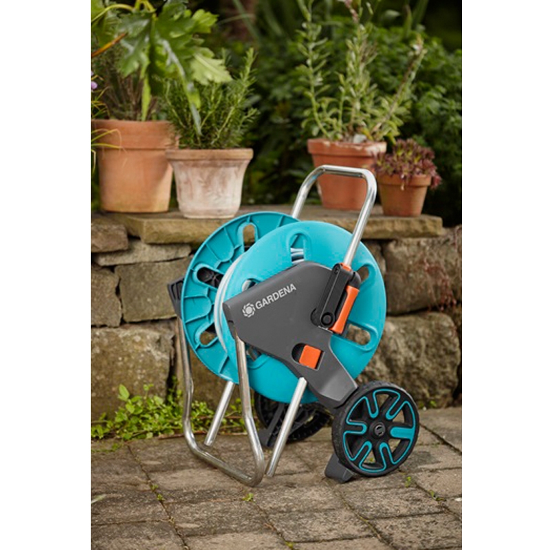 GARDENA 18513-20 Schlauchwagen CleverRoll M Set, kpl. mit 20m Schlauch, Systemteilen und Spritze