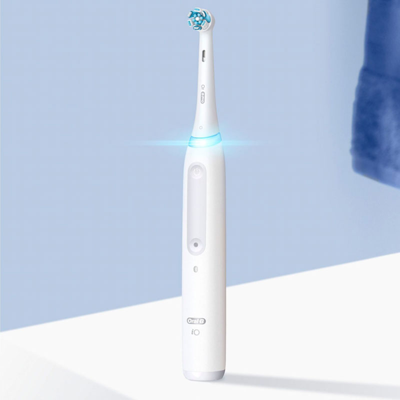 Oral-B iO Series 4 elektrische Zahnbürste weiß