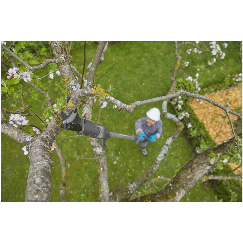 GARDENA 14776-20 Akku-Teleskop-Baumschere HighCut 360/18V P4A Ready-To-Use Set