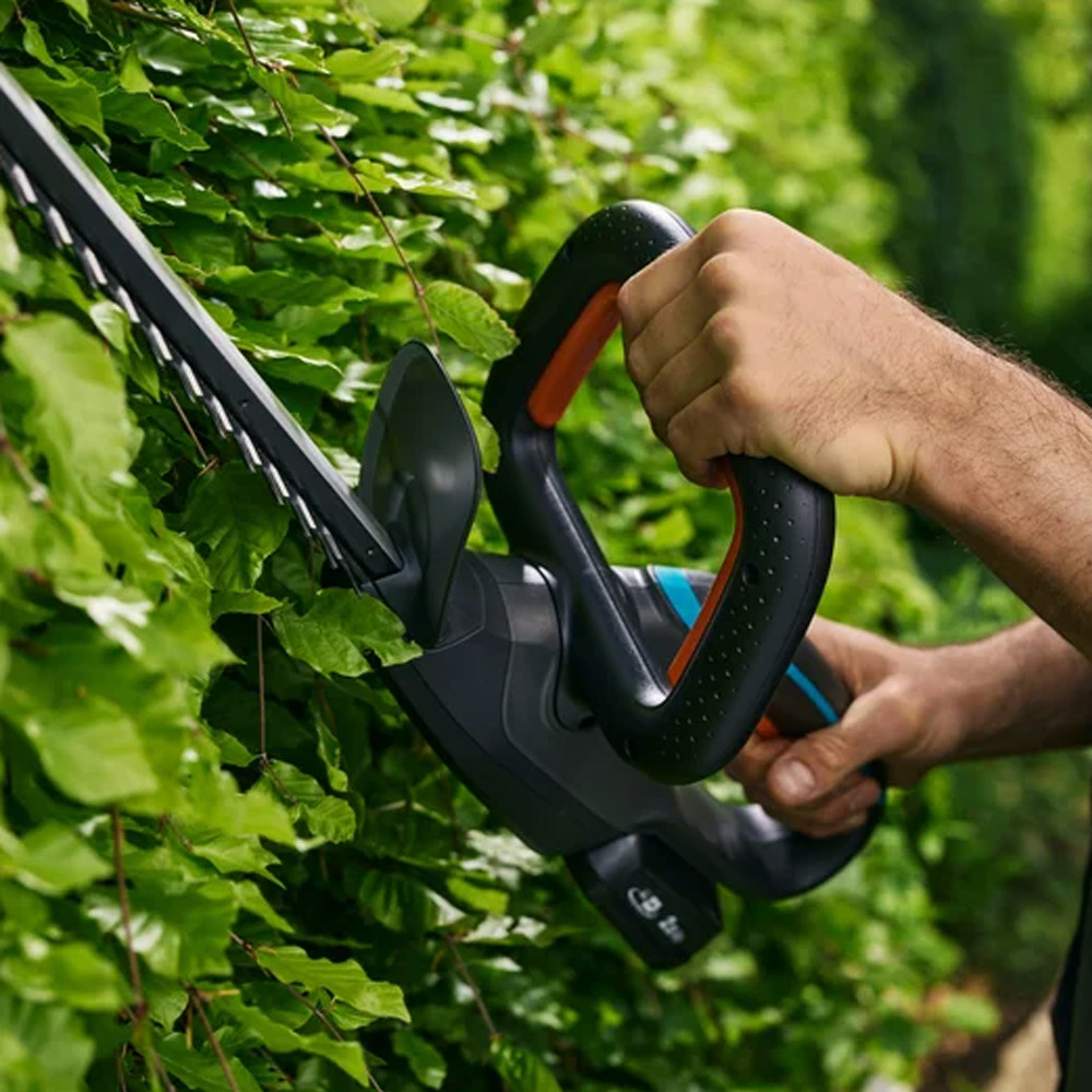 GARDENA 14734-20 Akku-Heckenschere EasyCut 45/18V P4A Ready-To-Use Set