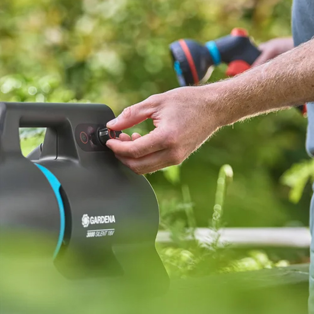 GARDENA 14610-20 Akku-Gartenpumpe 3000 Silent 18V P4A Ready-To-Use Set
