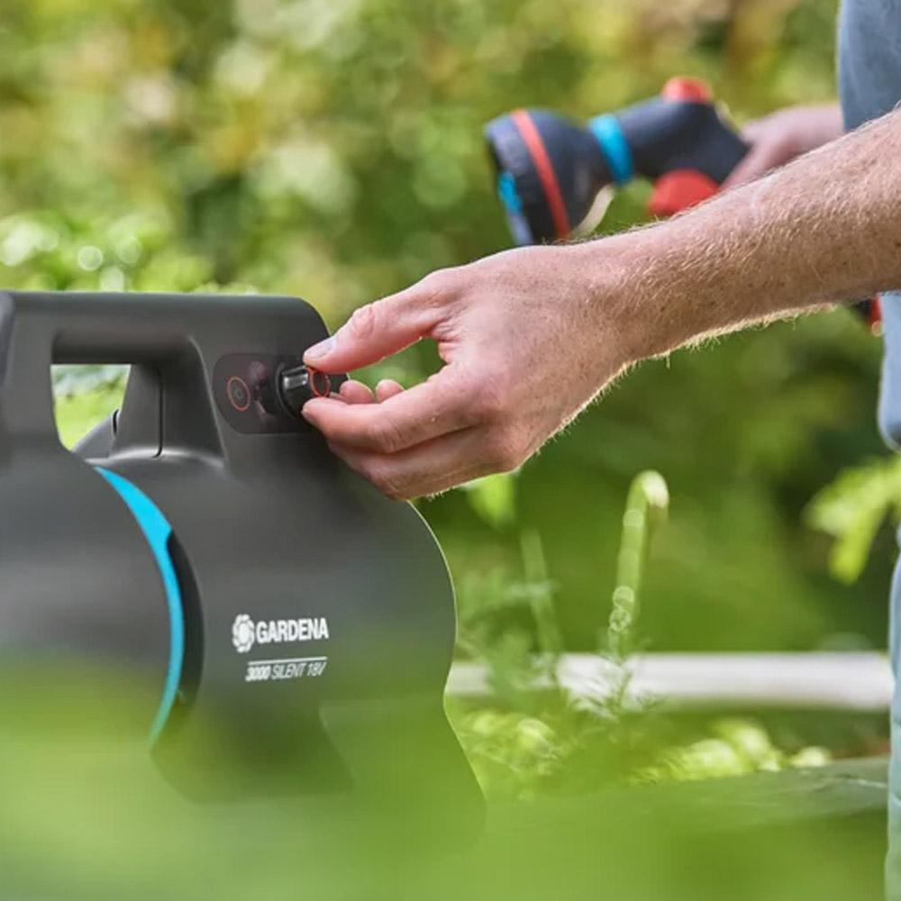 GARDENA 14610-55 Akku-Gartenpumpe 3000 Silent 18V P4A solo
