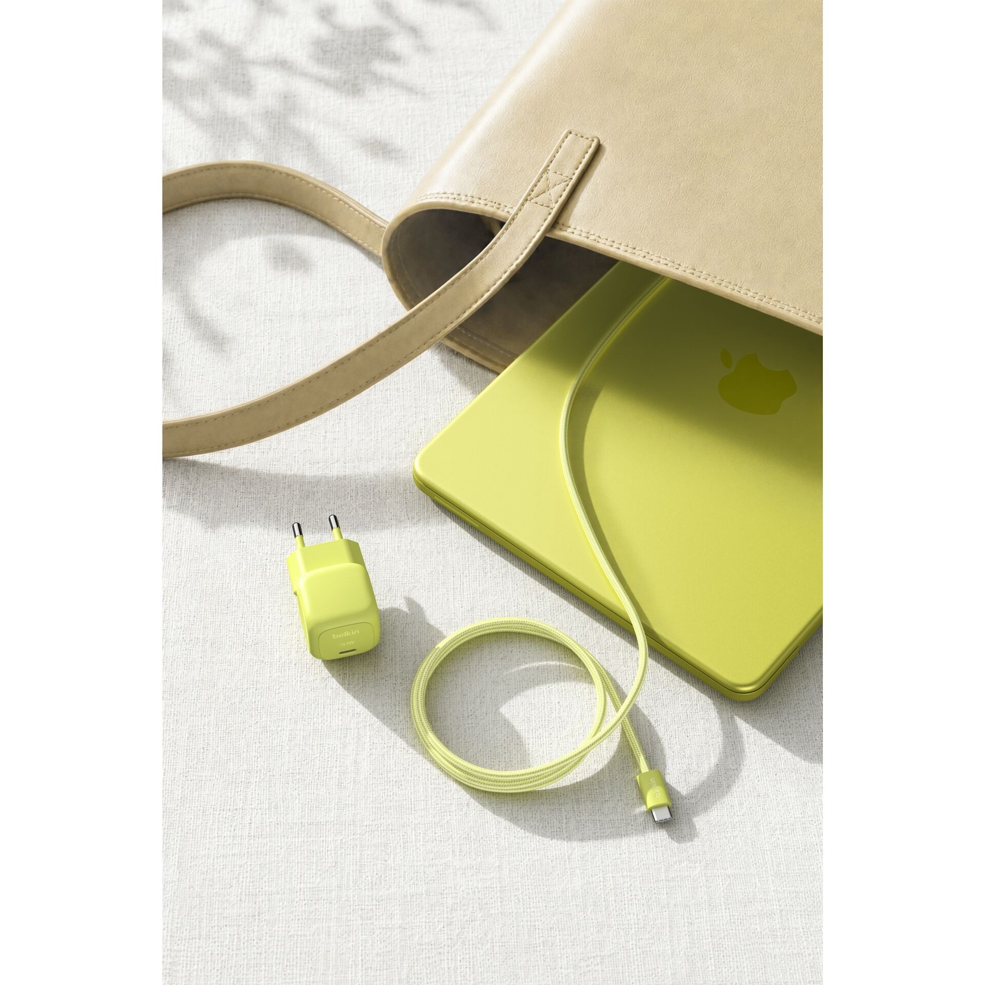 Belkin BoostCharge 30W GaN USB-C Ladegerät mit USB-C Kabel gelb