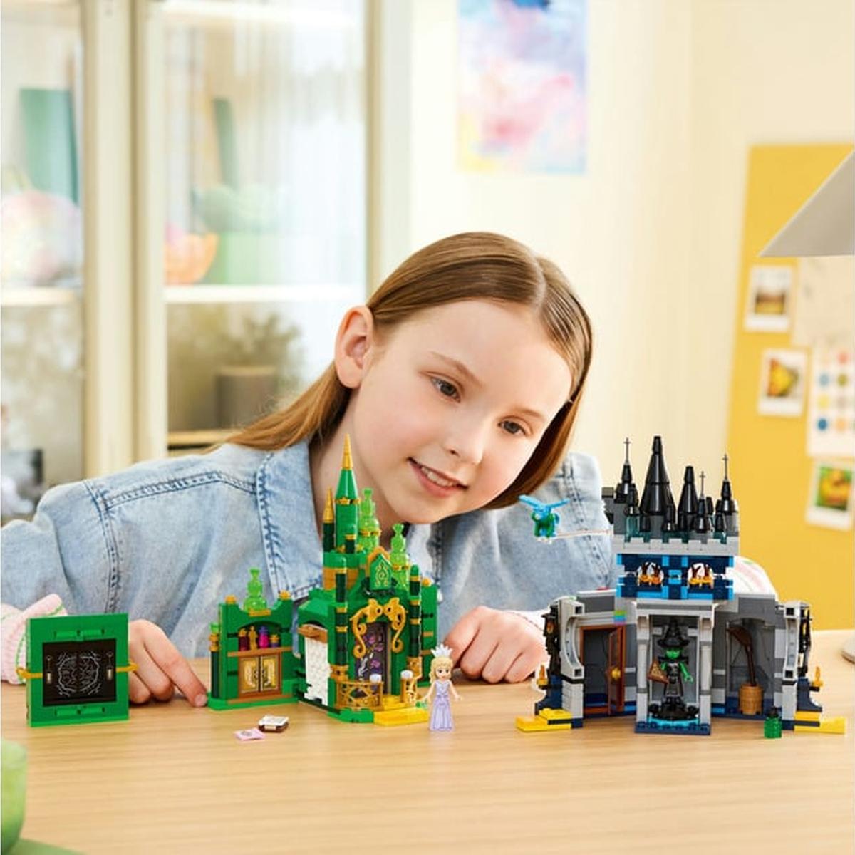 LEGO Wicked - Emerald City & Kiamo Ko Castle (75689)