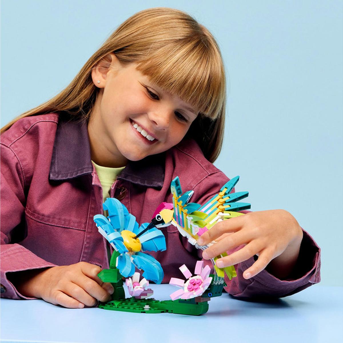 LEGO Creator 3-in-1 Wilde Tiere: Der farbenfrohe Kolibri (31384)