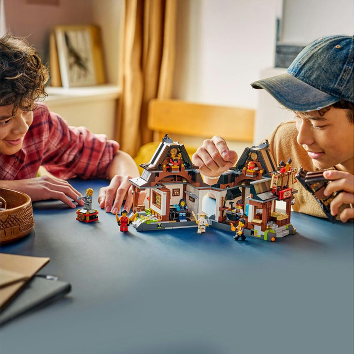 LEGO Ninjago - 15-jähriges Jubiläum der Vier-Waffen-Schmiede (71858)