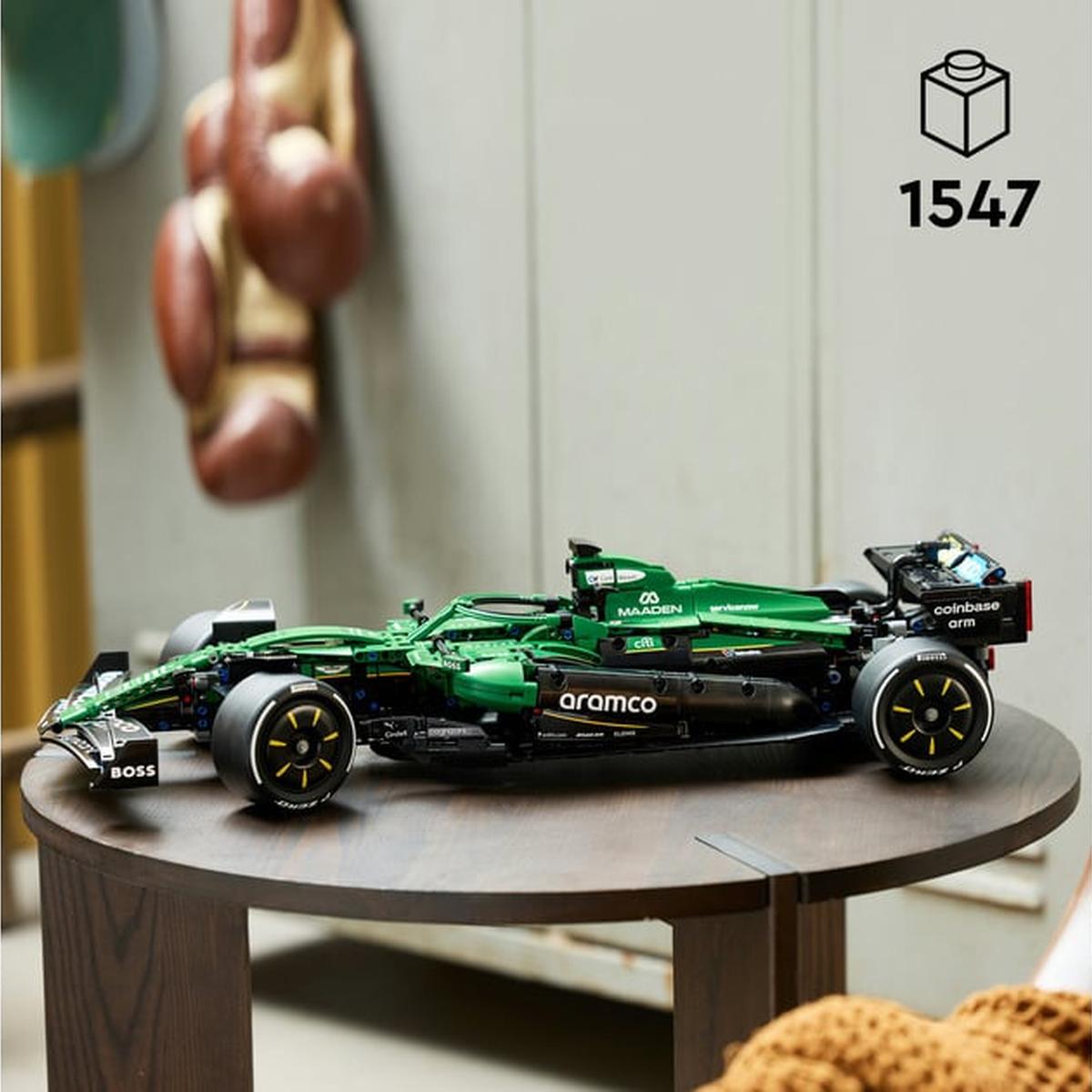 LEGO Technic - Aston Martin Aramco AMR25 Formel 1 Rennwagen (42240)