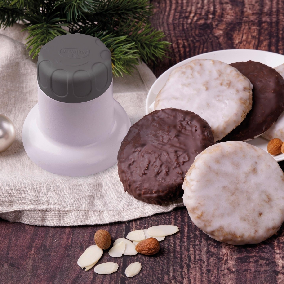 Dr. Oetker Lebkuchenmühle, Gebäckmühle, Lebkuchenausstecher, Lebkuchen-Maker mit Dreh-Mechanismus