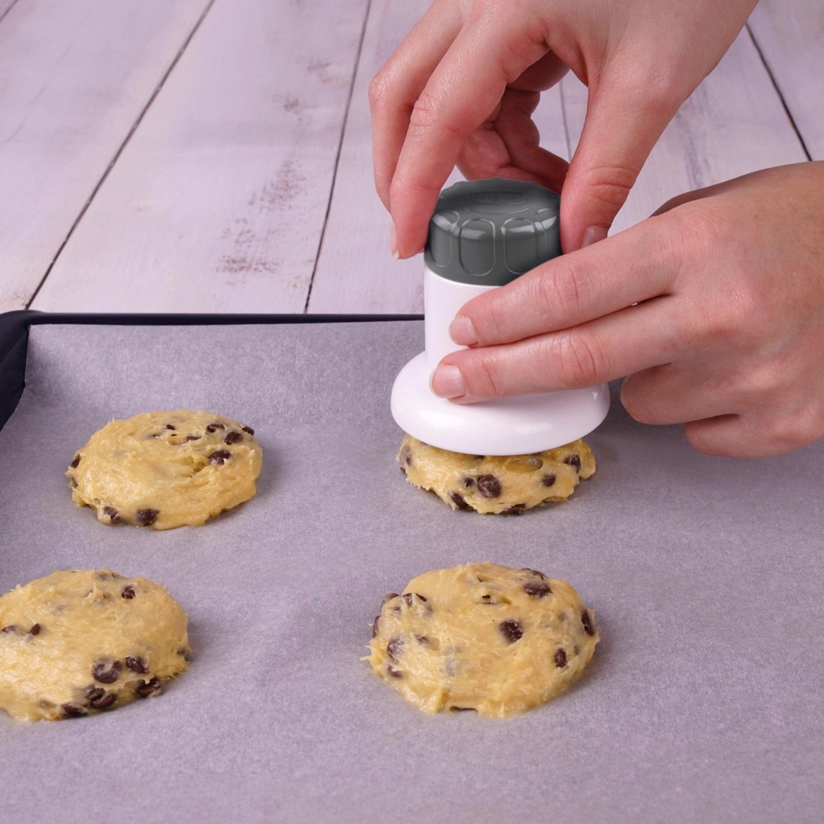 Dr. Oetker Lebkuchenmühle, Gebäckmühle, Lebkuchenausstecher, Lebkuchen-Maker mit Dreh-Mechanismus