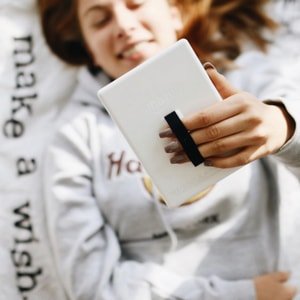 Happy Strappy Smartphone Fingerhalter ganz rosegold