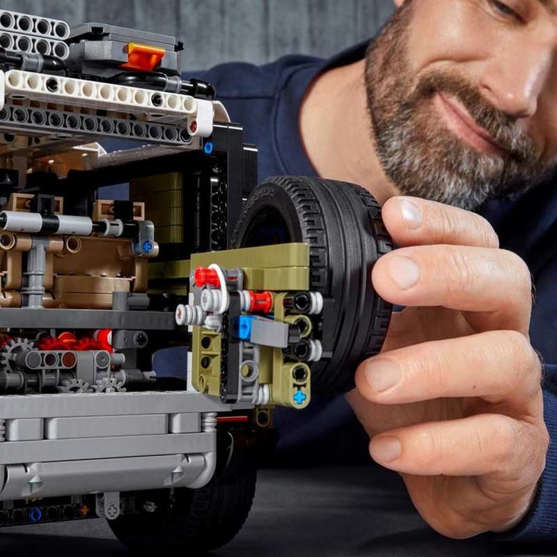 LEGO Technic 42110 Land Rover Defender